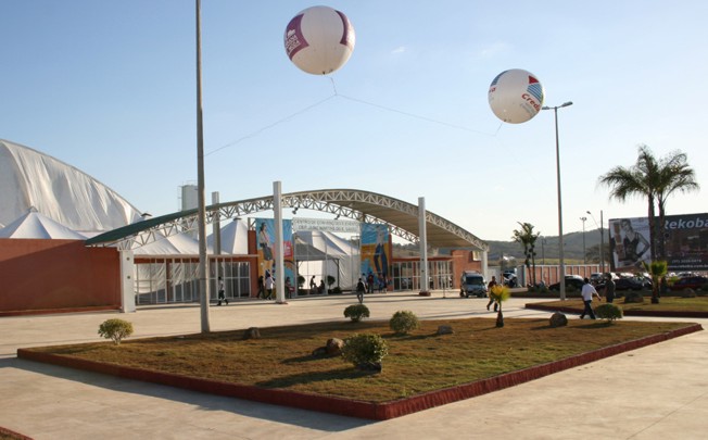 Nova Serrana: Vice-governador abre a 4ª Feira e Moda feira nova serrana